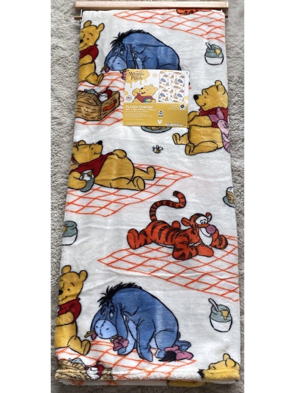 Disney Winnie The Pooh Eeyore Tigger Piglet Throw Blanket 50”x70” Picnic NEW